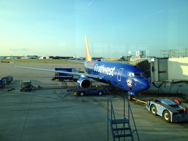 Boeing 737-700 (N944WN) - Heres the SHARK WEEK Southwest 737-700 at Dallas! Date - July 18, 2017 I also spotted this plane on July 4, 2015 when it was in the Canyon Blue scheme.