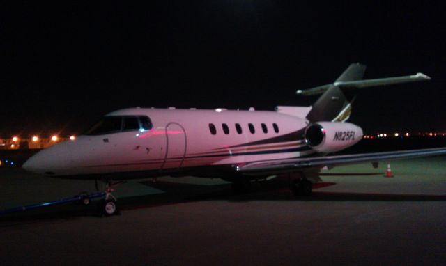 Hawker 800 (N825FL)