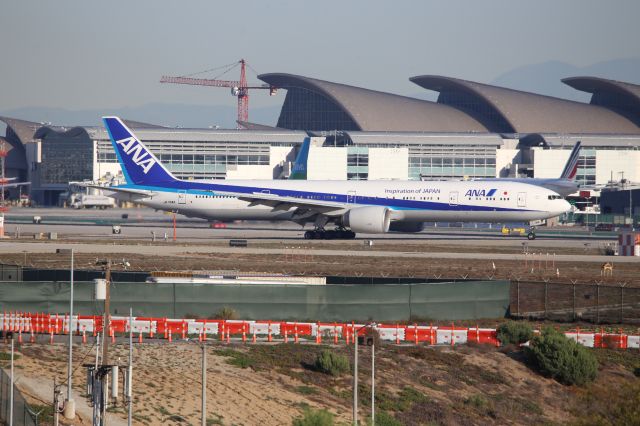 BOEING 777-300ER (JA784A)