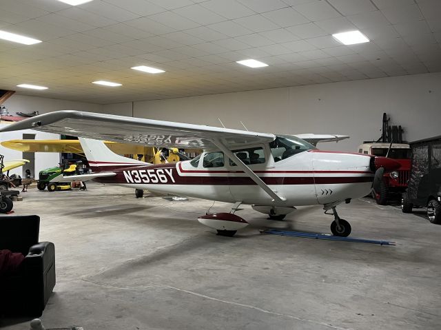 Cessna Skylane (N3556Y)