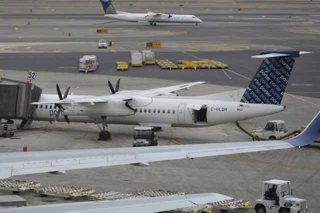 de Havilland Dash 8-400 (C-GLQH)