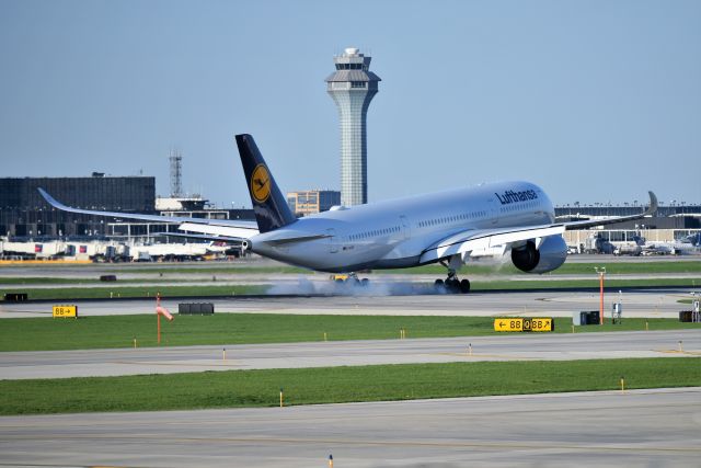 Airbus A350-900 (D-AIXE) - Landing 10-C on 05-07-18