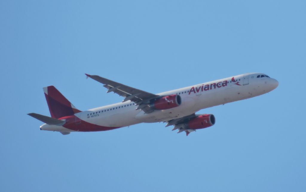Airbus A321 (N570TA) - Just minutes from landing, Feb. 2018.