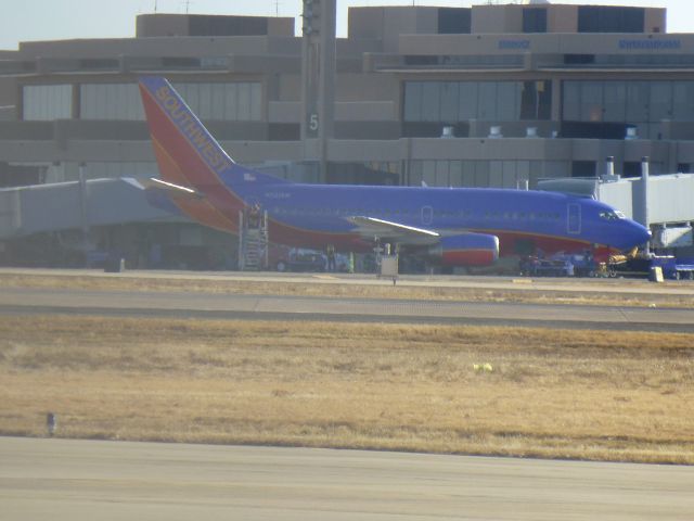 BOEING 737-300 (N521SW)