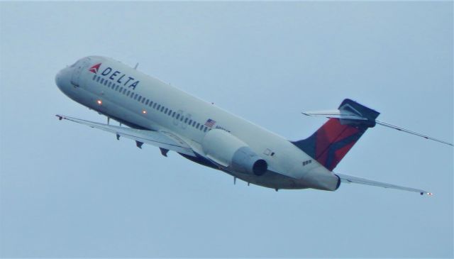 N993AT — - Delta B717 taking off, taken from Aviation Discovery Park