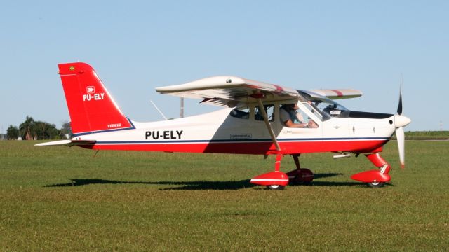 Unknown/Generic Microlight aircraft (PU-ELY)