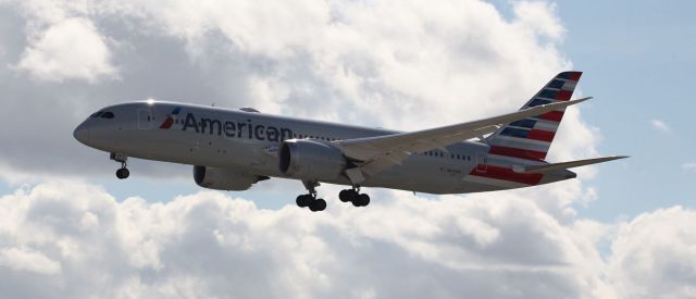 Boeing 787-8 (N872AN) - This is the first photo of this airplane on Flightaware. It's A/W date is 10/05/20. br /br /On approach to Miami International on the afternoon of the 29th of November, 2020.