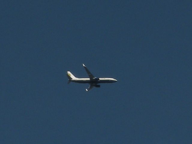 BOEING 737-400 (BSK392) - Miami Air International Boeing 737-800 turning into its new landing pattern to Philadelphia International Airport