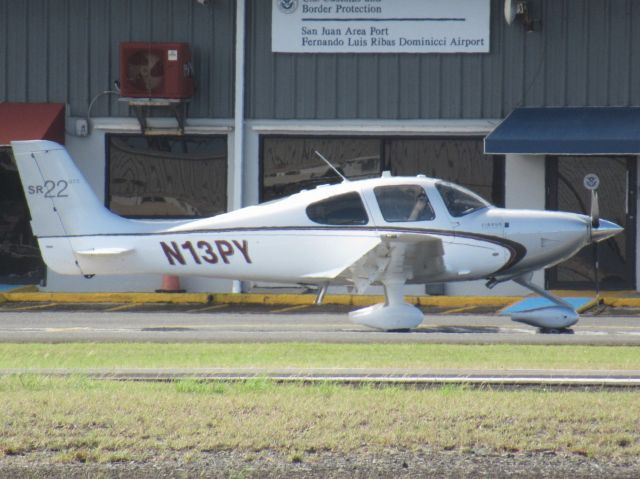 Cirrus SR-22 (N13PY)