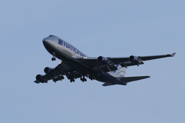 Boeing 747-400 (N949CA)