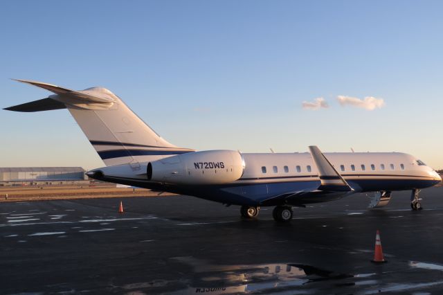 Bombardier Global Express (N720WS) - American International Group Bombardier Global Express 5000 1/14/14