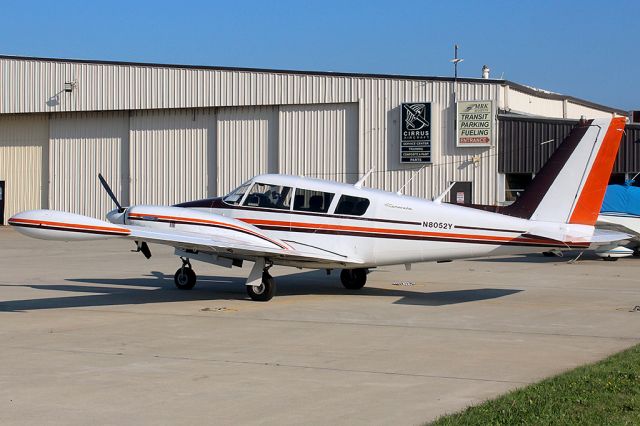 Piper PA-30 Twin Comanche (N8052Y)