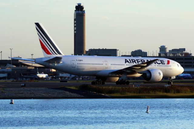 Boeing 777-200 (F-GSPY)