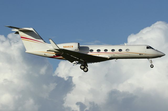 Gulfstream Aerospace Gulfstream IV (N666ZW)