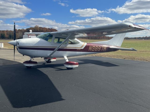 Cessna Skylane (N9897M)