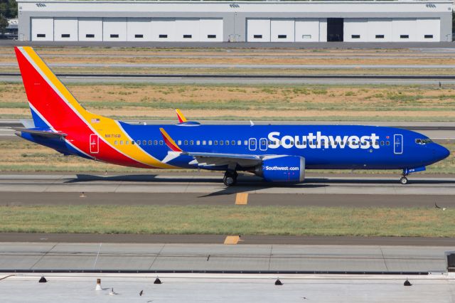 Boeing 737 MAX 8 (N8716B)