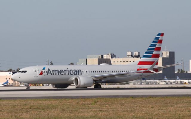 Boeing 737 MAX 8 (N303RG) - Shiny new airplane which has been in service likely about a month on the 25th of April 2018. 