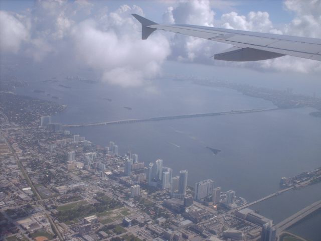 Airbus A320 (F-GKXC) - DOWNTOWN MIAMI