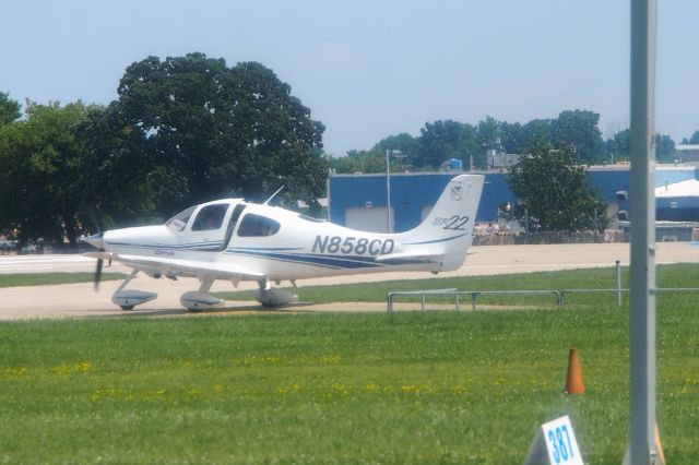 Cirrus SR-22 (N858CD)