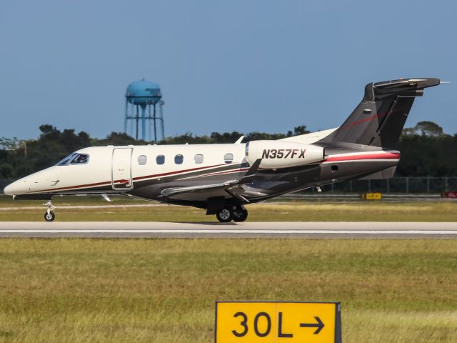 Embraer Phenom 300 (N357FX)