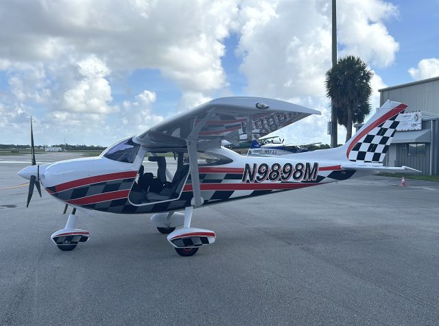 Aeropilot Legend (N9898M)