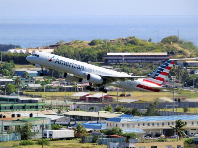 Boeing 757-200 (N193AN)