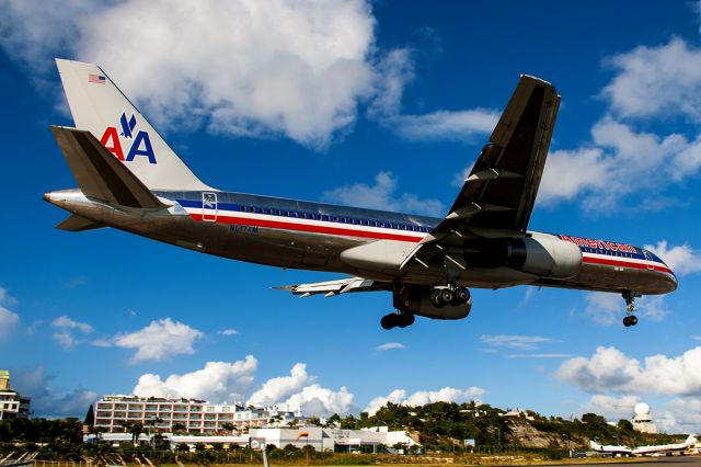 Boeing 757-200 (N617AM) - 1/13/2008