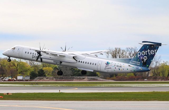 de Havilland Dash 8-400 (C-GLQC)