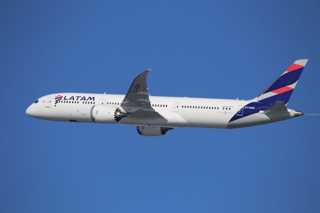 Boeing 787-9 Dreamliner (CC-BGM)