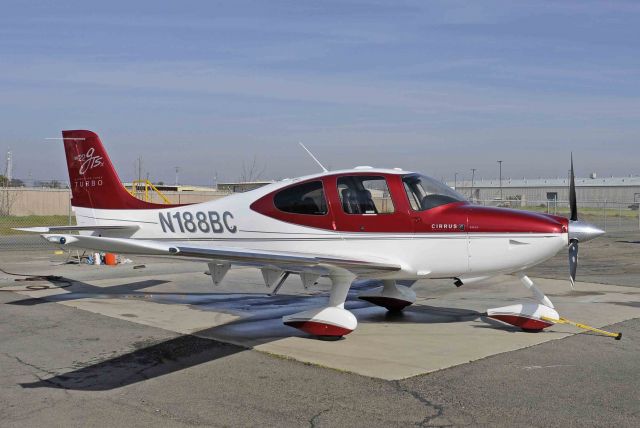 Cirrus SR-22 (N188BC) - Nice and pretty after a wash.