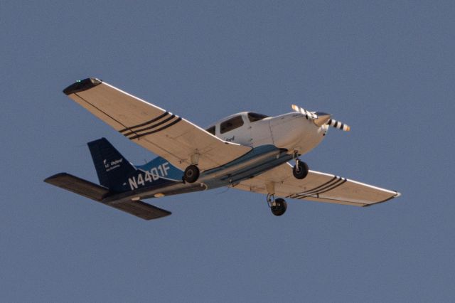 Piper Cherokee (N4401F)