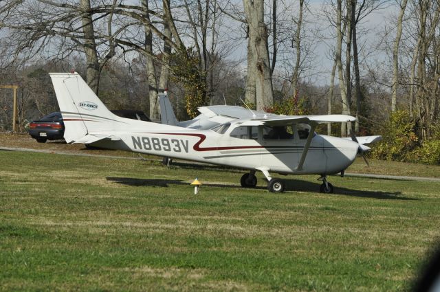 Cessna Skyhawk (N8893V)