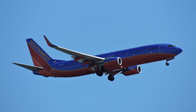 Boeing 737-800 (N8327A) - Just before landing March 2018.