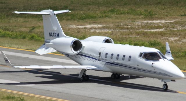 Learjet 60 (N44RM)