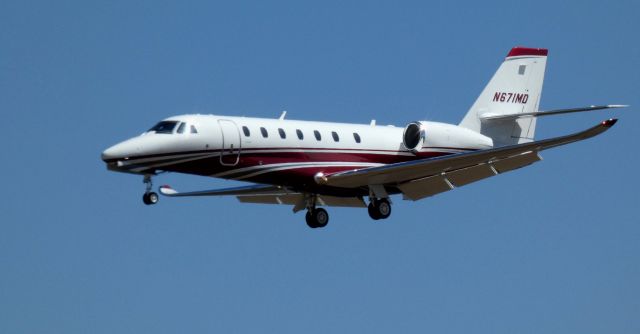 Cessna Citation Sovereign (N671MD) - On final is this 2014 Cessna Citation Sovereign in the Spring of 2021.