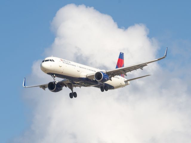 Airbus A321 (N387DN) - 7/23/2020