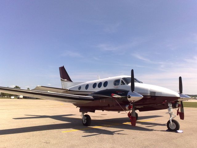 Beechcraft King Air 90 (N903TT)