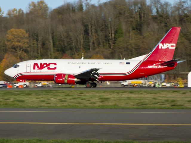 BOEING 737-300 (N360WA) - Northern Air Cargo 737-301(SF) opening reverse thrust just after touchdown at KBFI on 31L