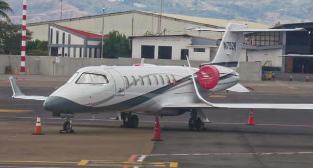 Learjet 45 (N752R)