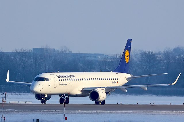 Embraer ERJ-190 (D-AEMB)