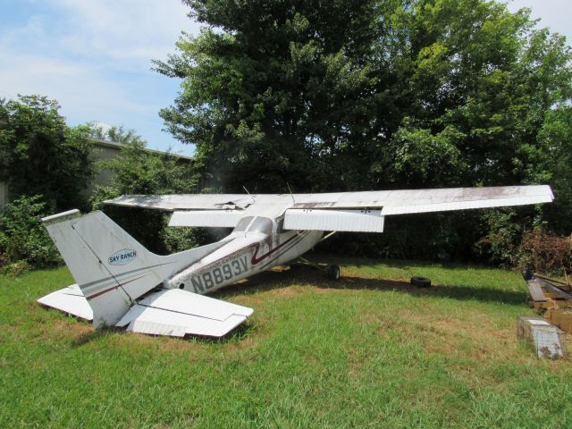 Cessna Skyhawk (N8893V)