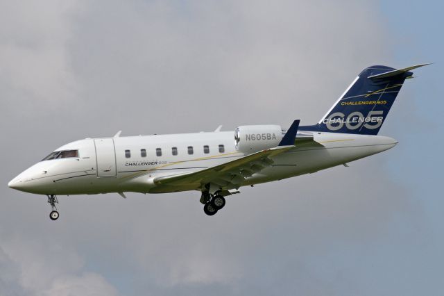 Canadair Challenger (N605BA)
