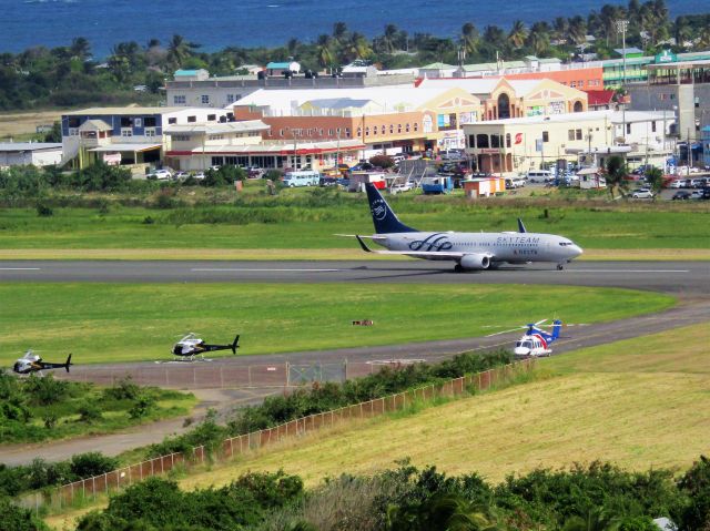 Boeing 737-800 (N3758Y)