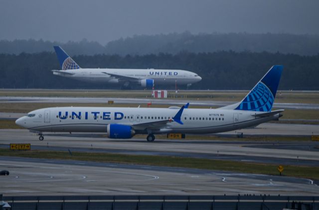 Boeing 737 MAX 9 (N77575)