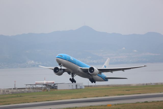 Boeing 777-200 (PH-BQA)