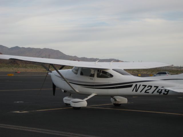 Cessna Skylane (N72749)