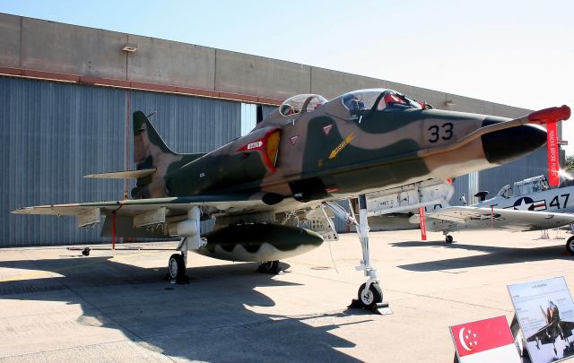 Douglas TA-4SU Skyhawk — - Douglas TA-4SU Skyhawk Singapore, 721 Air Force Base Rochefort (LFDN)