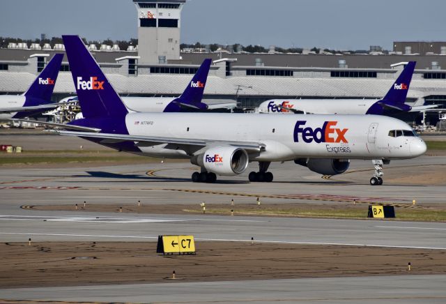 Boeing 757-200 (N774FD) - N774FD taxis to 18L at its home airport. 