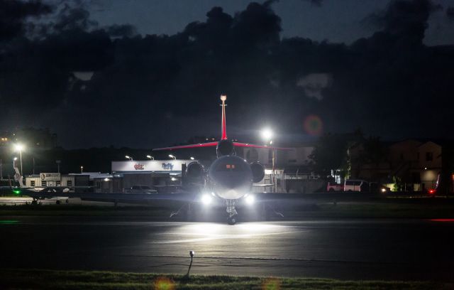 Dassault Falcon 8X (2-ANVL)