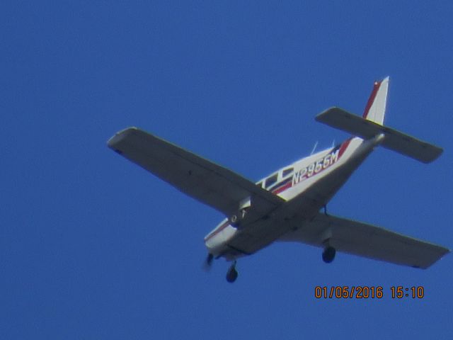 Piper Cherokee (N2955M)